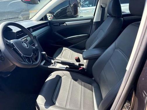 2022 Volkswagen Passat 2.0T SE