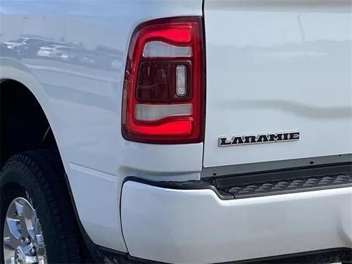2023 RAM 2500 Laramie Crew Cab 4x4 6'4' Box