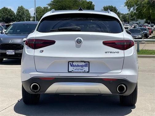 2020 Alfa Romeo Stelvio Base