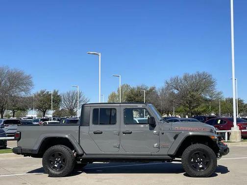 Sting-Gray Clearcoat 2022 Jeep Gladiator Mojave 4x4