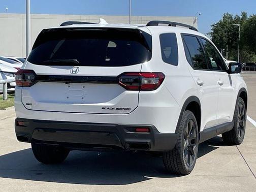 Platinum White Pearl 2026 Honda Pilot Black Edition
