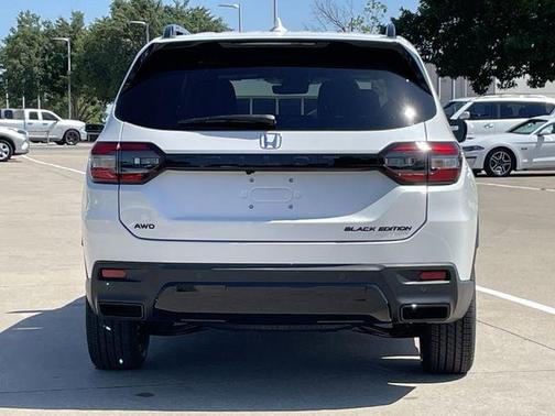 Platinum White Pearl 2026 Honda Pilot Black Edition