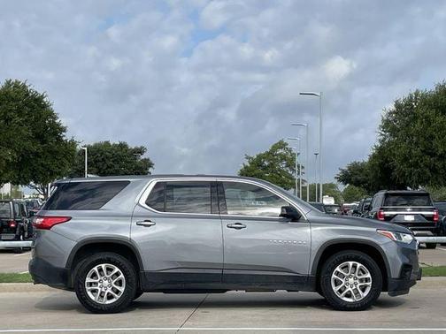 Satin Steel Metallic 2021 Chevrolet Traverse LS