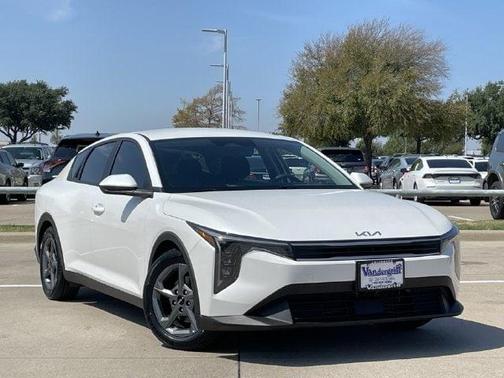 Snow White Pearl 2025 Kia K4 LXS