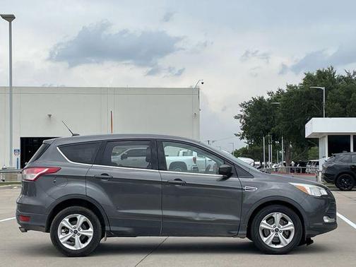 Magnetic 2015 Ford Escape SE
