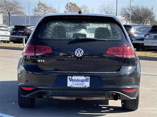 2016 Volkswagen Golf GTI 2.0T SE 4-Door