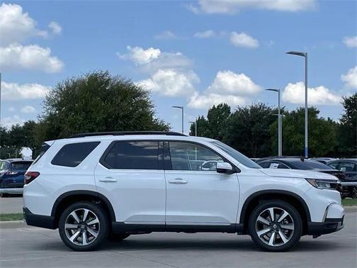 2025 Honda Pilot Touring 8-Passenger