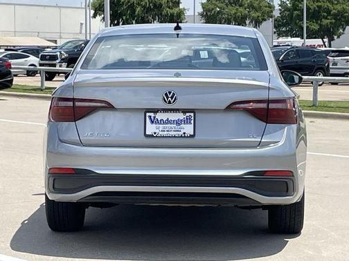 Pyrite Silver 2024 Volkswagen Jetta 1.5T SE