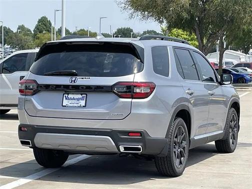 2025 Honda Pilot Touring 8-Passenger