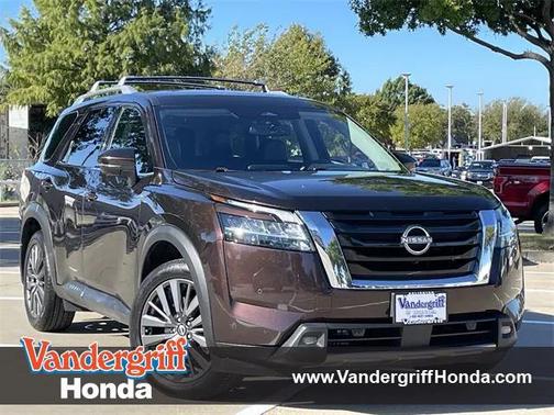 2022 Nissan Pathfinder SL 2WD