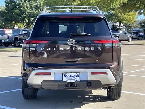 2022 Nissan Pathfinder SL 2WD