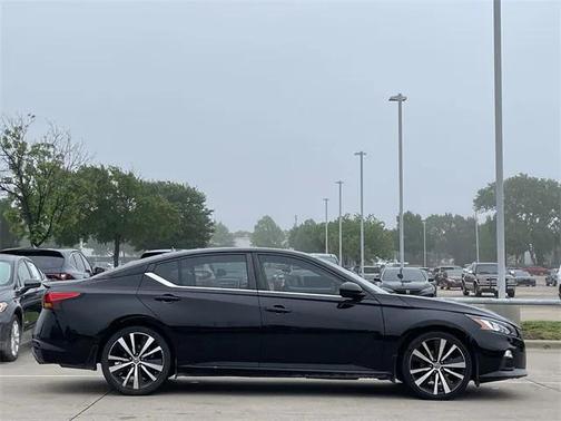 2020 Nissan Altima SR FWD