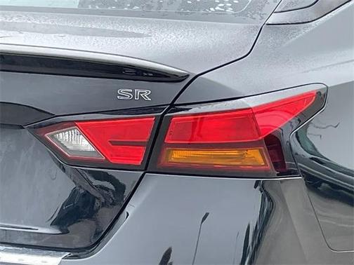 2020 Nissan Altima SR FWD