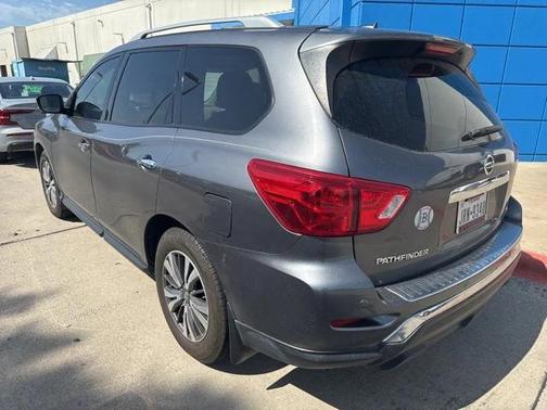 2017 Nissan Pathfinder SL
