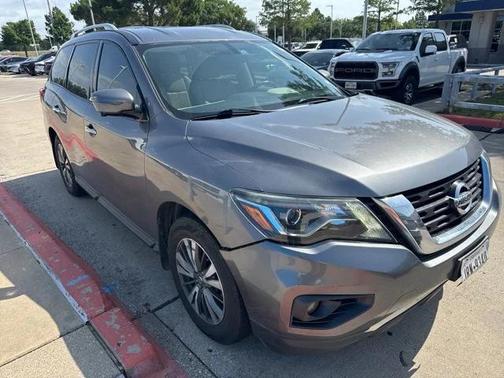 2017 Nissan Pathfinder SL