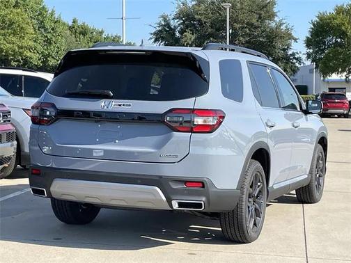 2025 Honda Pilot Touring 8-Passenger