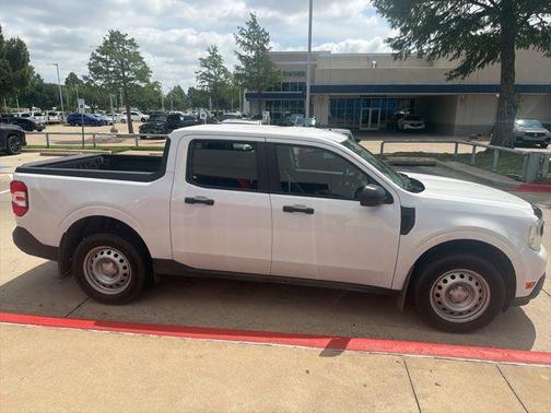 Oxford White 2022 Ford Maverick XL