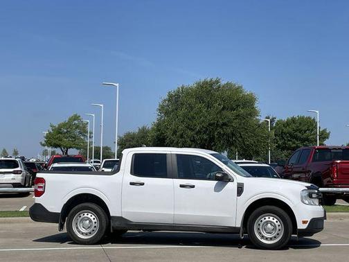 Oxford White 2022 Ford Maverick XL
