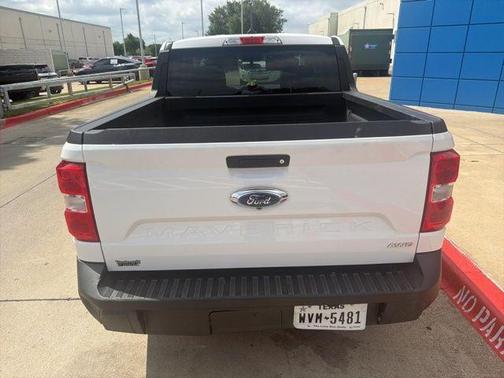 Oxford White 2022 Ford Maverick XL