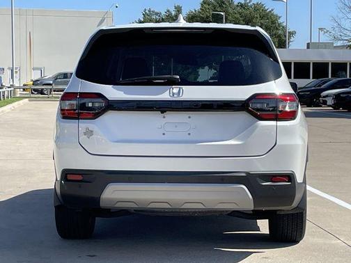 Platinum White Pearl 2023 Honda Pilot 2WD EX-L 7 Passenger