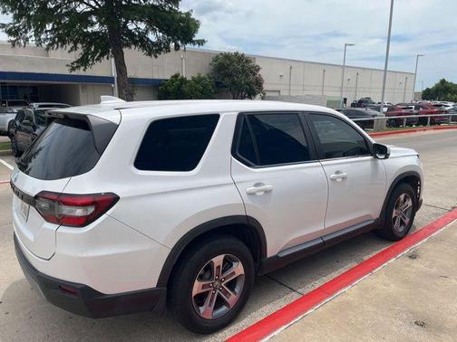 Platinum White Pearl 2023 Honda Pilot EX-L