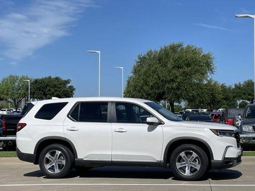 Platinum White Pearl 2023 Honda Pilot 2WD EX-L 7 Passenger