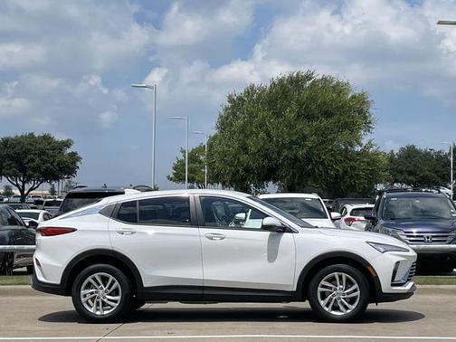 Summit White 2025 Buick Envista Preferred FWD