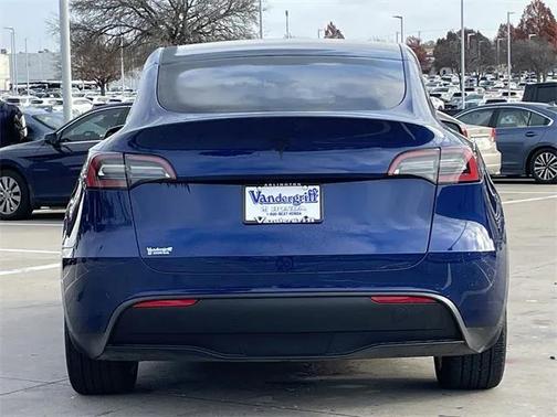 2022 Tesla Model Y Long Range Dual Motor All-Wheel Drive
