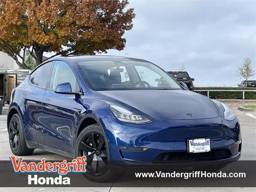 2022 Tesla Model Y Long Range Dual Motor All-Wheel Drive