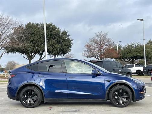 2022 Tesla Model Y Long Range Dual Motor All-Wheel Drive