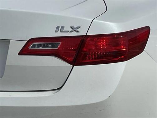 2013 Acura ILX 2.0L w/Premium Package