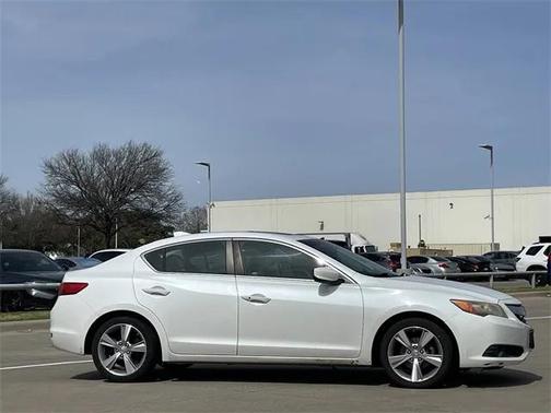 2013 Acura ILX 2.0L w/Premium Package