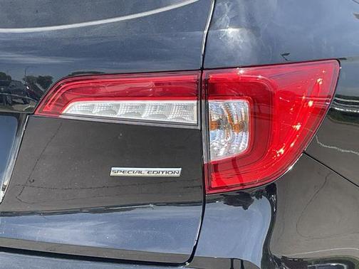 Crystal Black Pearl 2021 Honda Pilot 2WD Special Edition