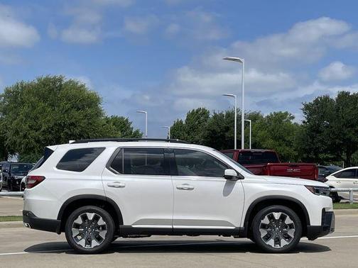 Platinum White Pearl 2026 Honda Pilot Elite