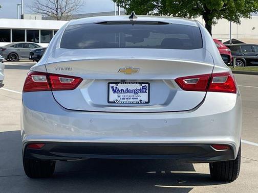 Silver Ice Metallic 2021 Chevrolet Malibu 1LS