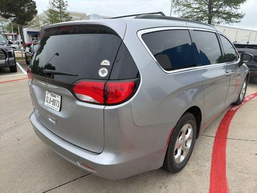 2017 Chrysler Pacifica LX