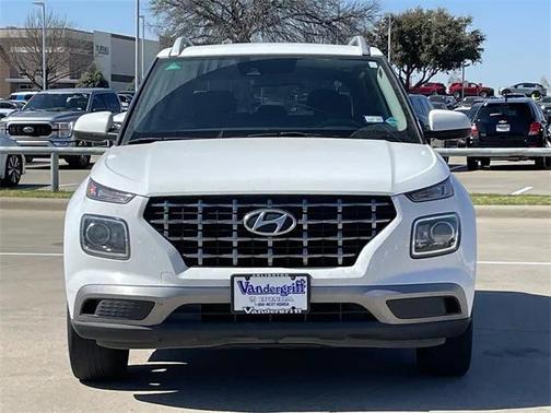 2022 Hyundai VENUE SEL