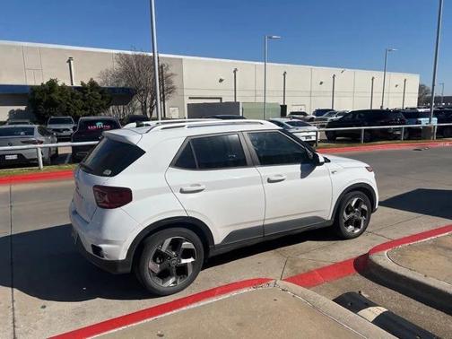 2022 Hyundai VENUE SEL