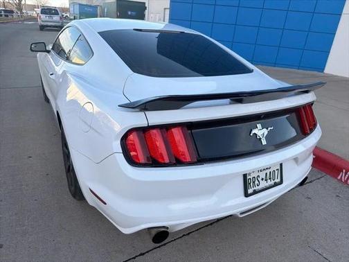2017 Ford Mustang V6