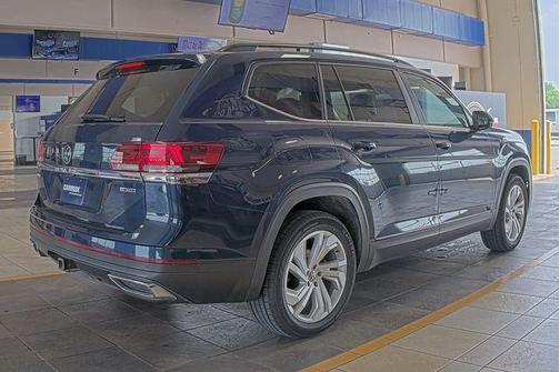 Blue Metallic 2021 Volkswagen Atlas 3.6L SE w/Technology