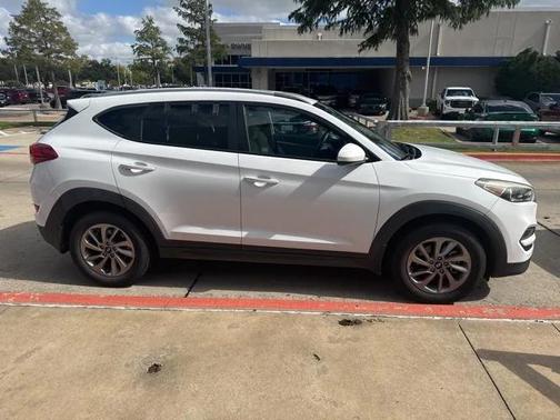 2016 Hyundai TUCSON SE