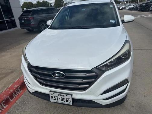 2016 Hyundai TUCSON SE