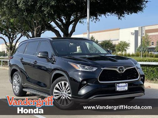 Midnight Black 2024 Toyota Highlander Platinum