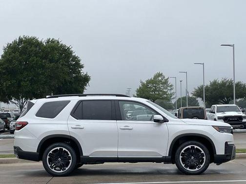 Platinum White Pearl 2026 Honda Pilot Touring 8-Passenger