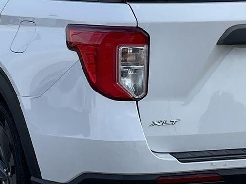 Oxford White 2021 Ford Explorer XLT