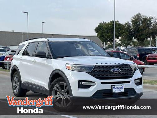 Oxford White 2021 Ford Explorer XLT