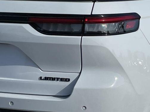 Bright White Clearcoat 2024 Jeep Grand Cherokee Limited