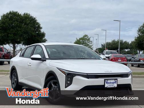 Snow White Pearl 2025 Kia K4 LXS