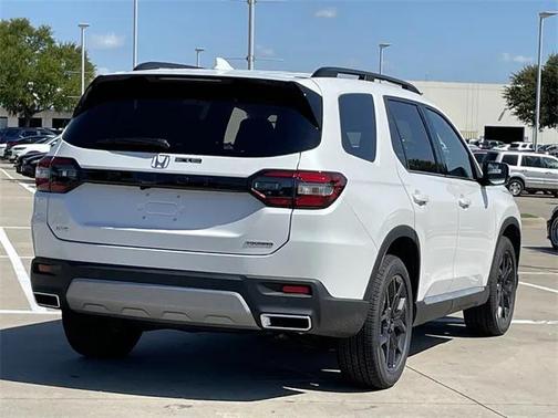 2025 Honda Pilot Touring 8-Passenger