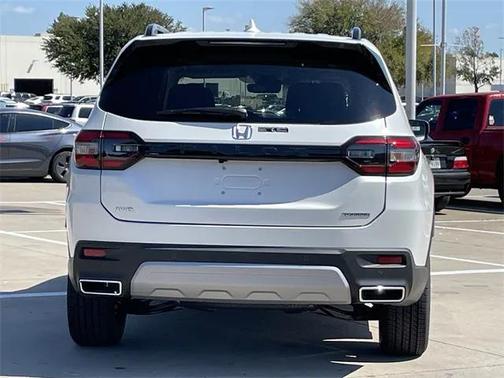 2025 Honda Pilot Touring 8-Passenger